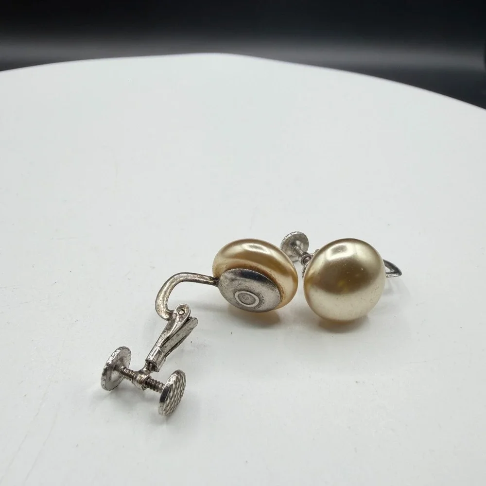 Faux Pearl Screw Back Earrings Champagne Cream Silver Tone Classic Costume Pair